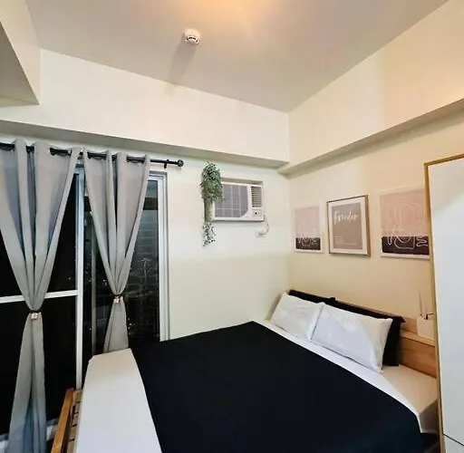 1-br With Pool & Skyline Views In Pasig Apartment