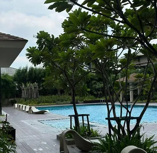 Apartment 1-br With Pool & Skyline Views In Pasig Manila