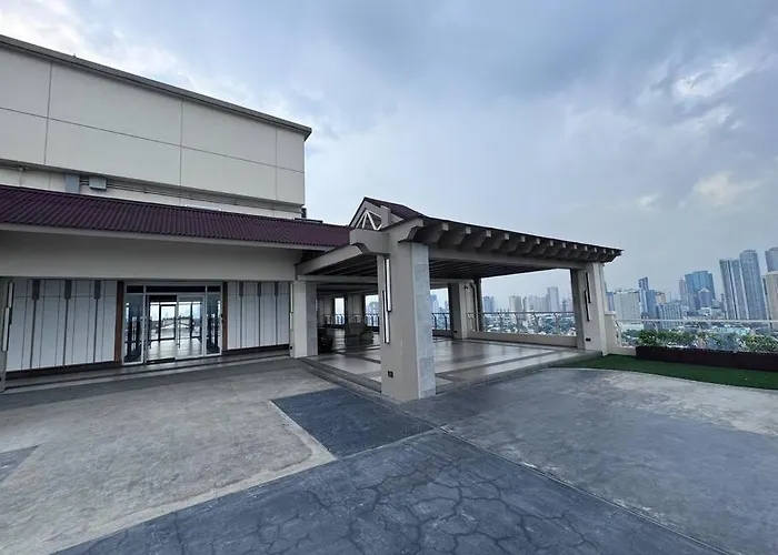 1-br With Pool & Skyline Views In Pasig Manila