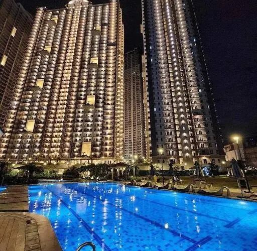 1-br With Pool & Skyline Views In Pasig Apartment